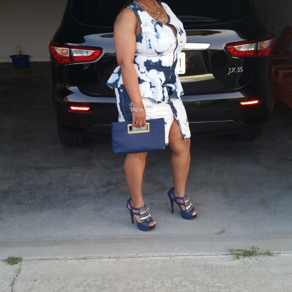 Dress - Picture 4 of 4